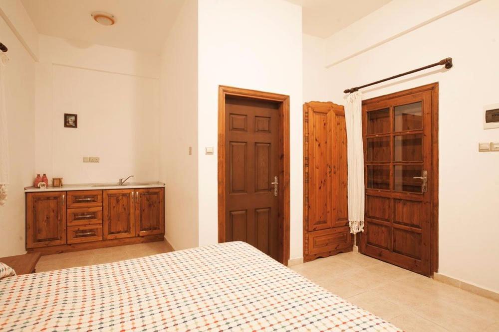 โรงแรมกลาโร การ์เดน Agia Trias ภายนอก รูปภาพ