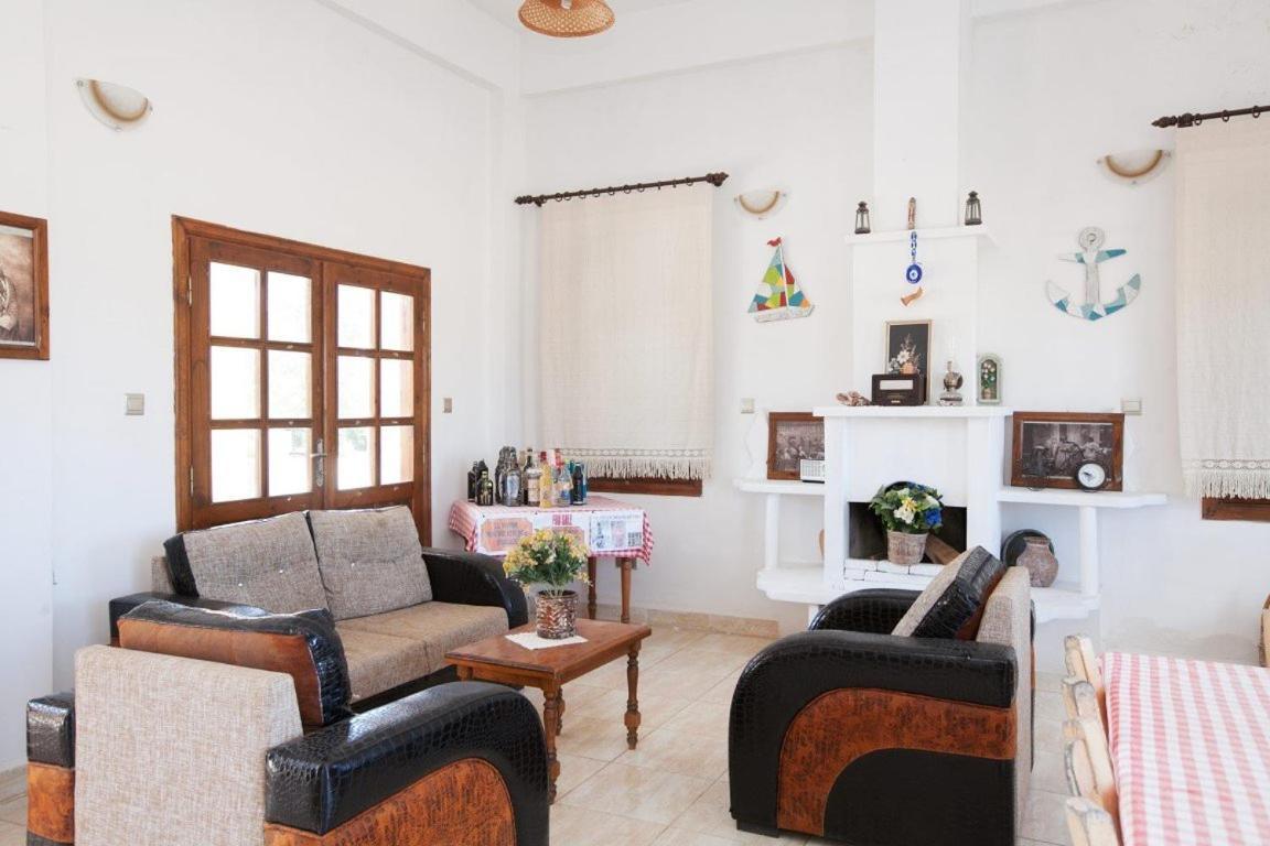 โรงแรมกลาโร การ์เดน Agia Trias ภายนอก รูปภาพ